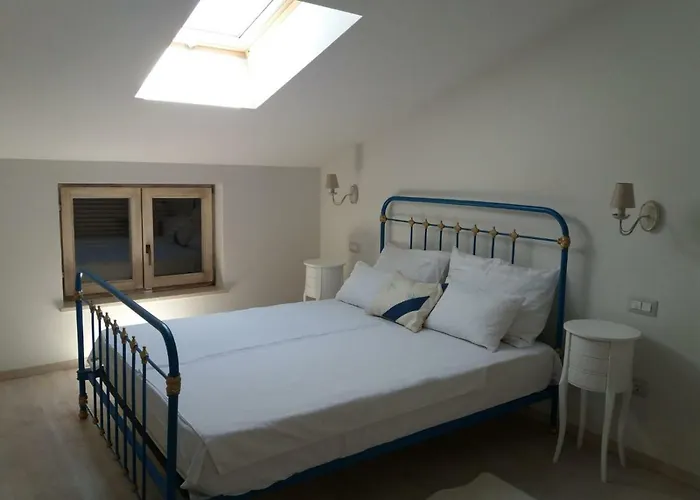 Ad Stellam Maris Daire